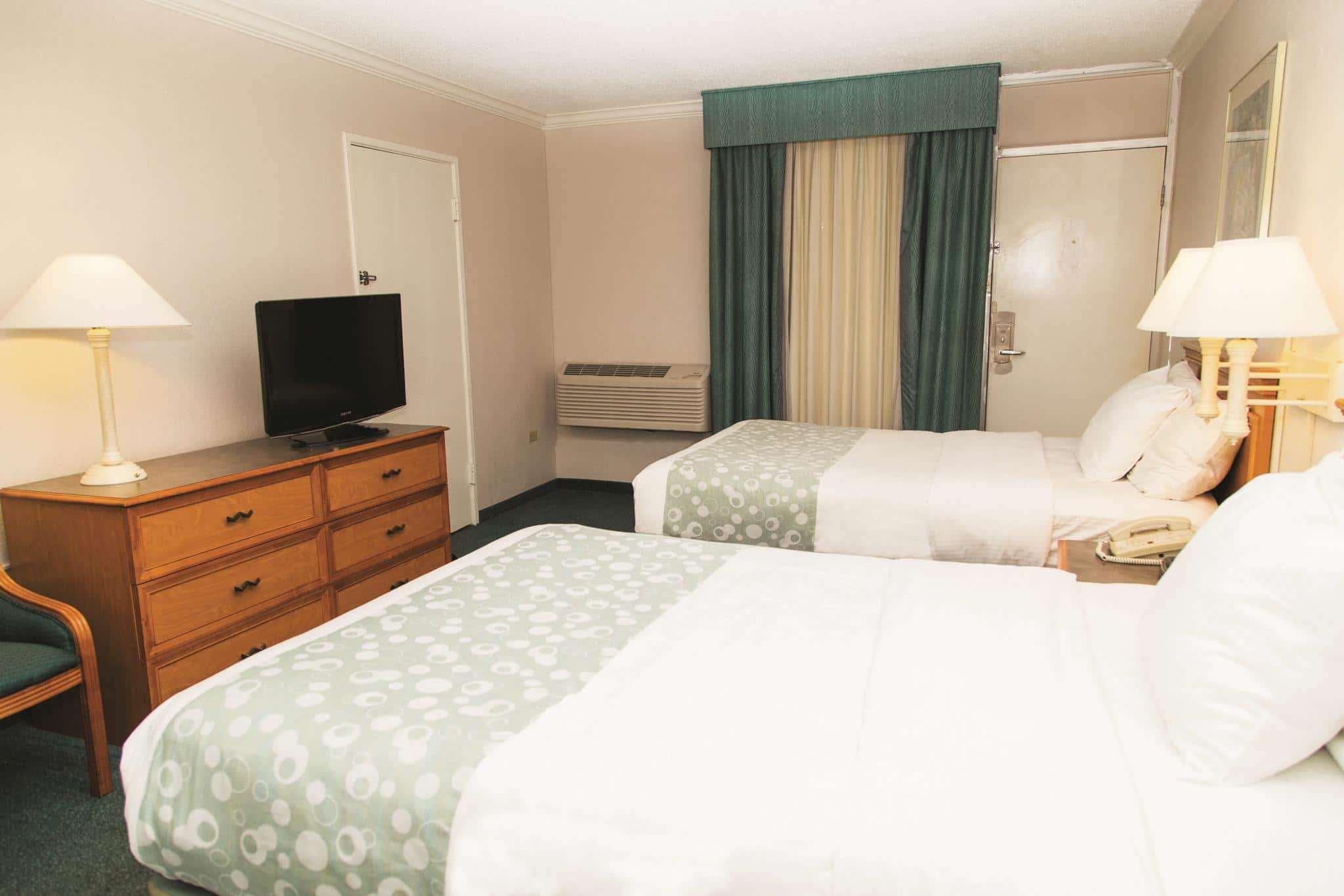 Days Inn By Wyndham Del Rio Bagian luar foto