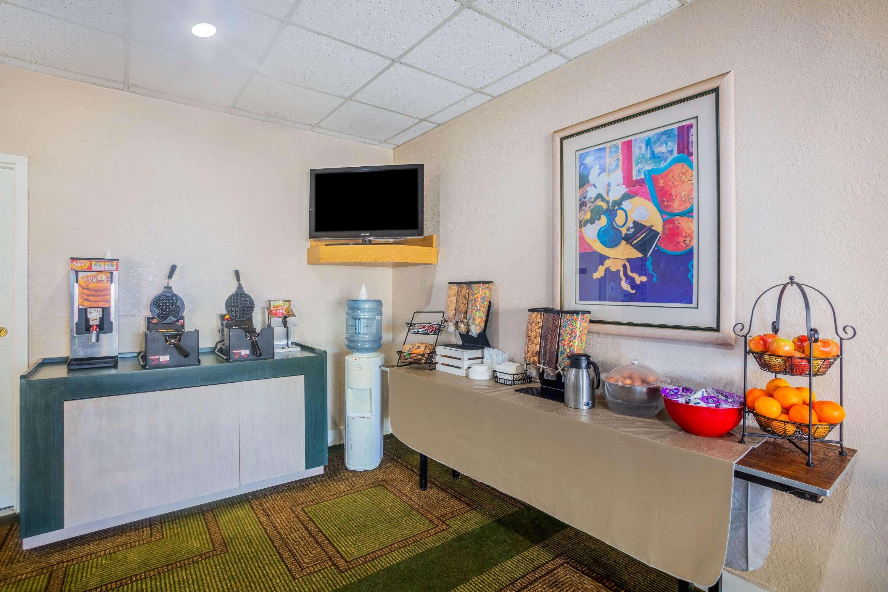 Days Inn By Wyndham Del Rio Bagian luar foto