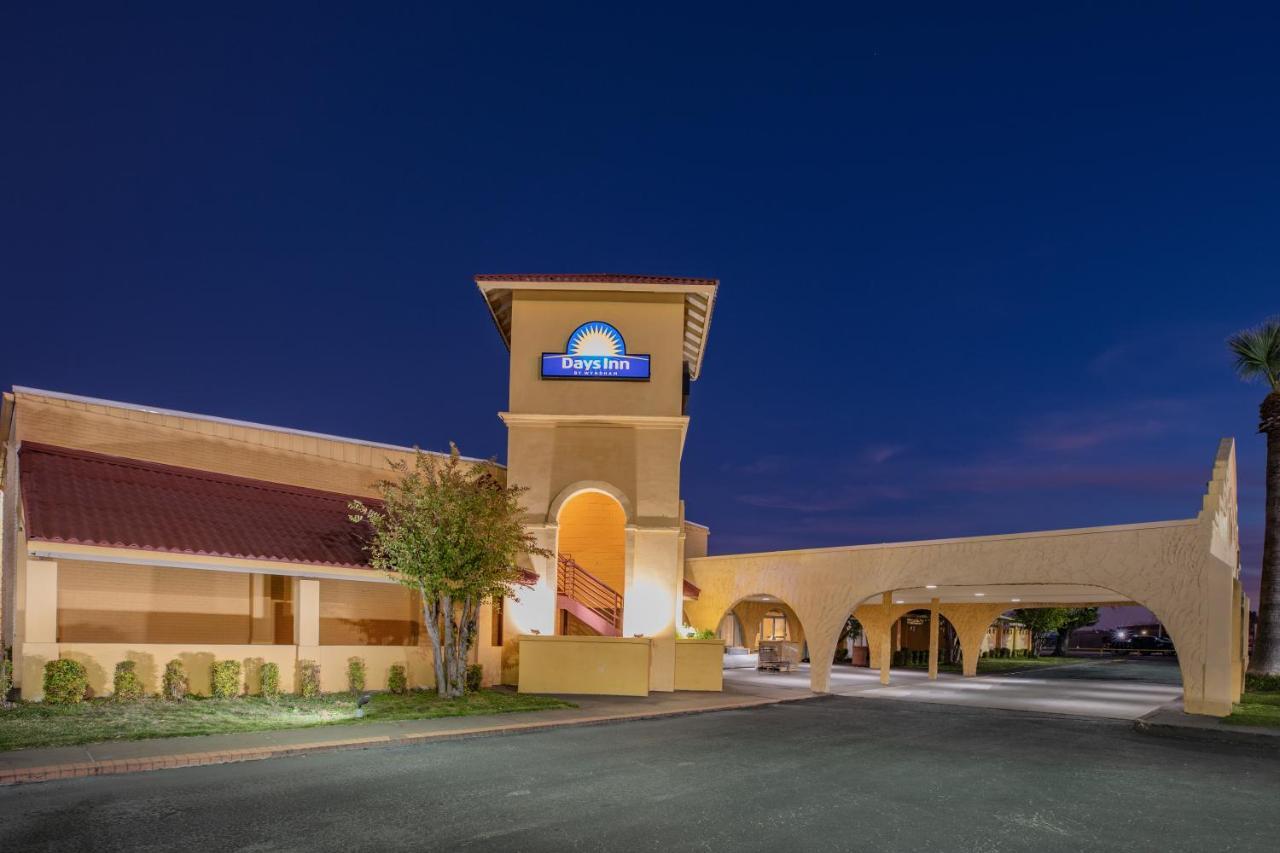 Days Inn By Wyndham Del Rio Bagian luar foto